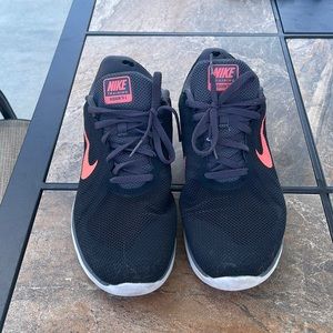 Womens Nike Tennis Shoes Size 9